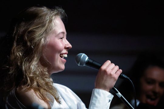 Brechtje, zang